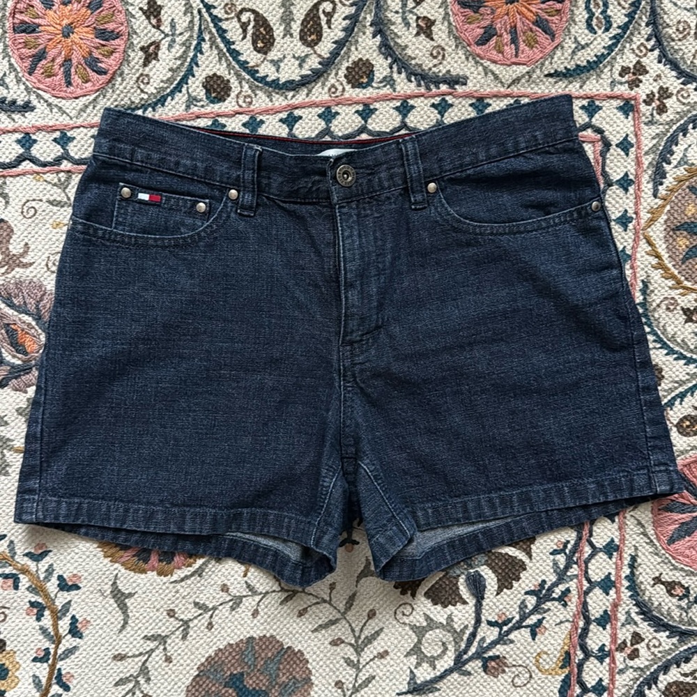 Tommy Hilfiger blue mid rise jean shorts - size 4